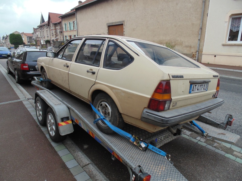 Le Bus VW et la Renault Super 5 Dsc00024