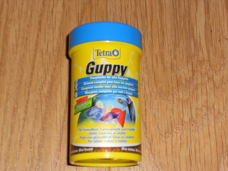 Aliment complet pour tous les guppy de chez Tetra Alimen10