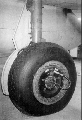 ME-262 A2a/U2 1/72, MPM/Revell l'avion au nez... bullé Roue_m10