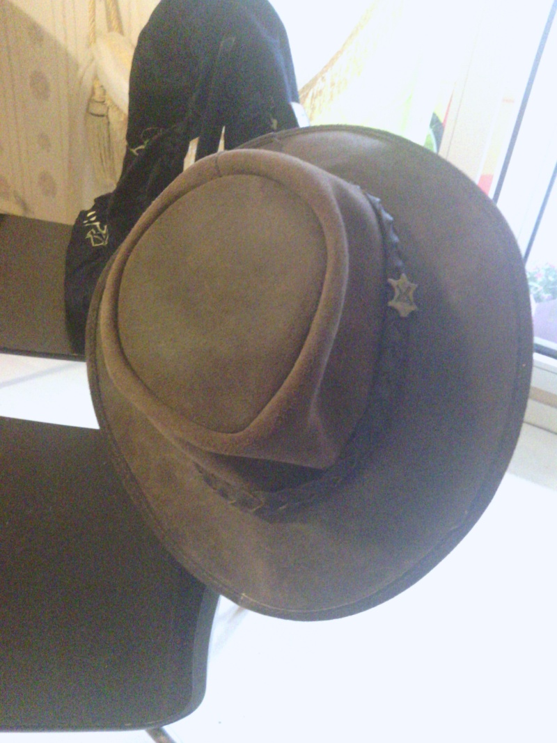 chapeau horseman en cuir huilé Img_2011