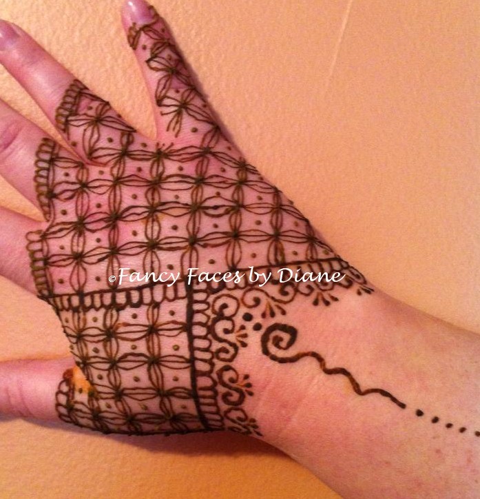 Non-dominant hand practice Henna_10