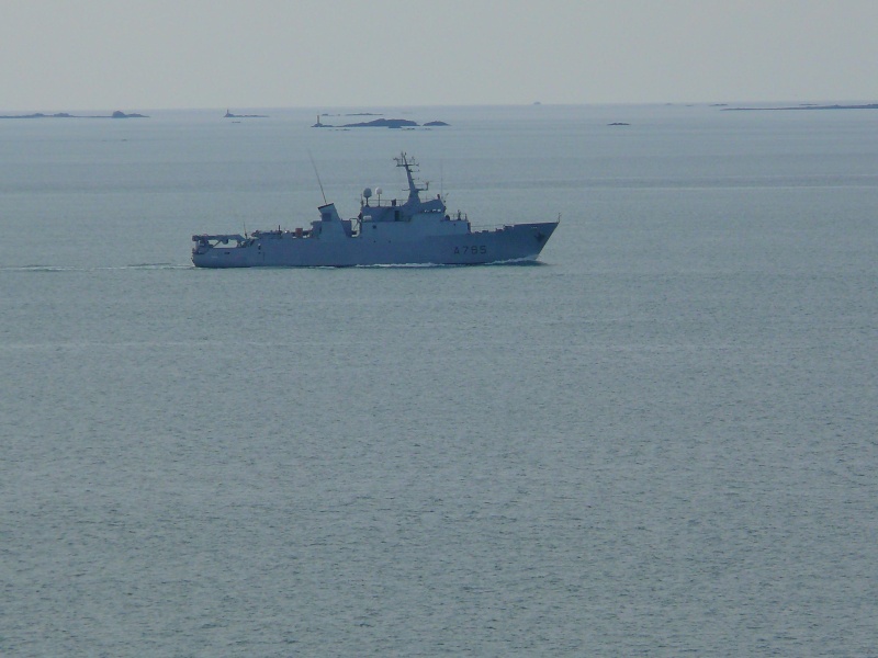 BATEAUX MILITAIRES Batea370