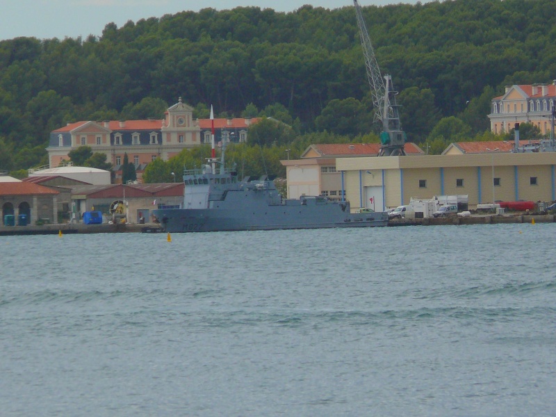 BATEAUX MILITAIRES Batea470