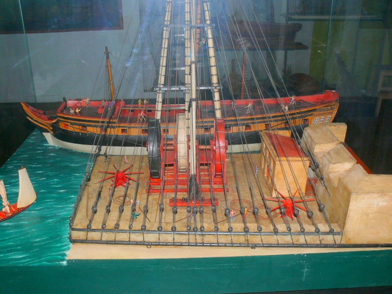 MUSEE DE LA MARINE DE TOULON - MAQUETTES Grue_a11