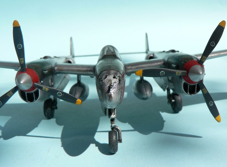 [Hobby Boss] Lockheed P-38-L Lightning 1-1010