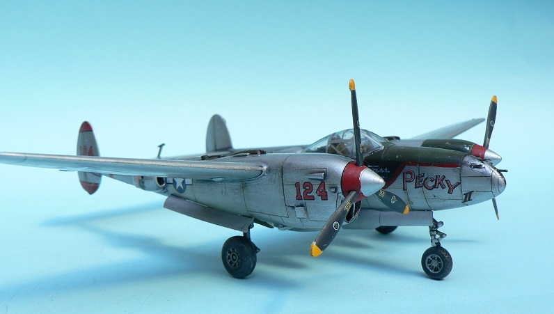 [Hobby Boss] Lockheed P-38-L Lightning 1-311