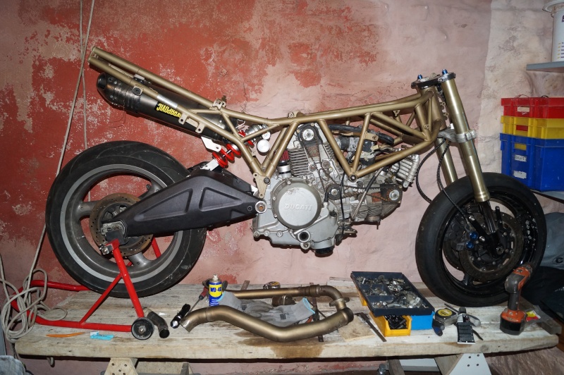 Constrution d'un truc sur base DUCATI SS Dsc00216
