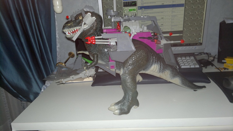Valutazione Galeone Playmobil e T-Rex Dino Riders condizioni pessime. 2013-011