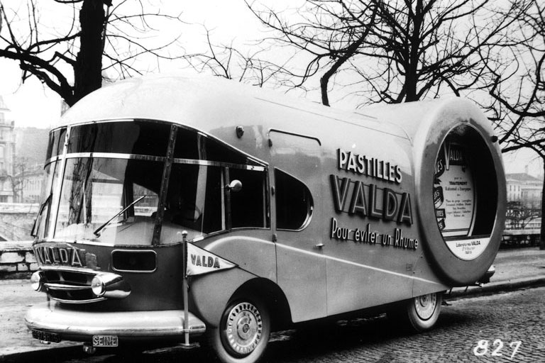 Les véhicules de la Caravane du Tour de France 1950's & 1960's 0-02-210