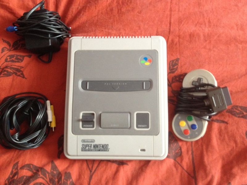 [estim] super nintendo grise avec cables + manette Img_0461