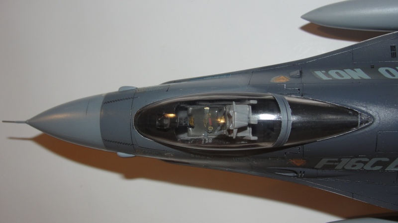 F16C Night Falcon 1/48 terminé, le diorama pour plus tard... 03410