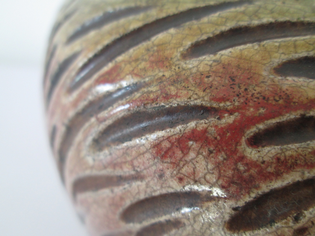 RAKU ORIENTAL STYLE POTTERY VASE DEEP INCISED SCRAPED PATTERN SIGNED GBUET? Img_1614