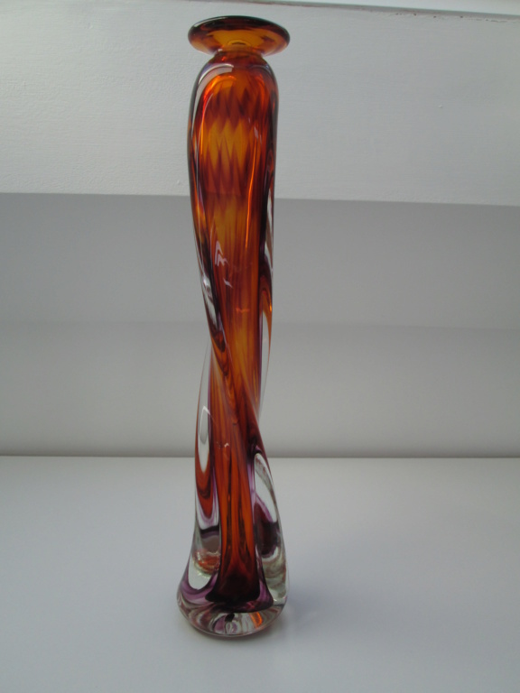 NEW ZEALAND ART GLASS VASE SIGNED NZ 1978 TAZ PETRI? PELI? Img_1813