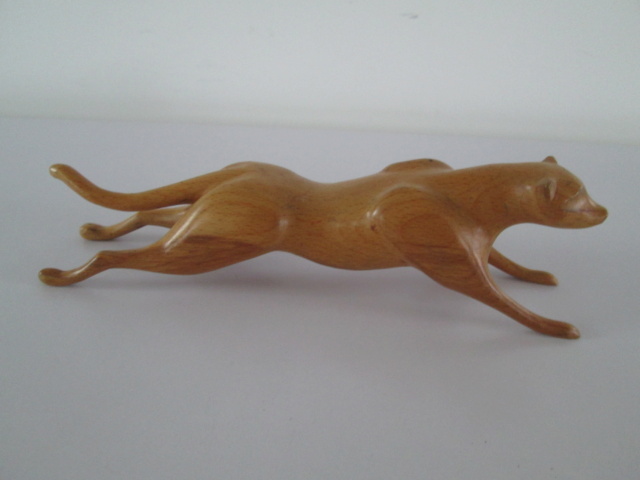 HAND CARVED CAT / CHEETAH SIGNED GRAINGER ? Img_4511