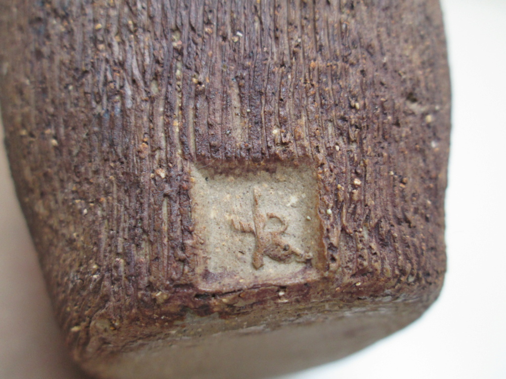 STUDIO POTTERY STONEWARE SCULPTURE HOLES TR RT A BIT LIKE LUCIE RIE MONOGRA Img_5012