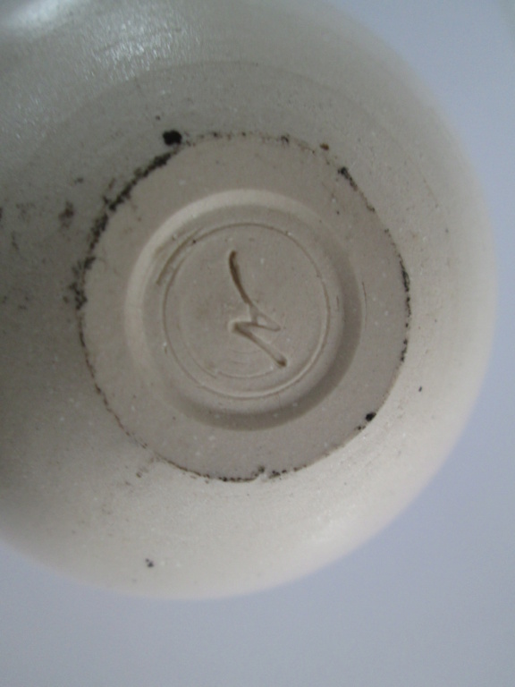 VERY THIN STUDIO POTTERY CERAMIC CONICAL BOWL STYLISED AV A or AN MONOGRAM Img_5215