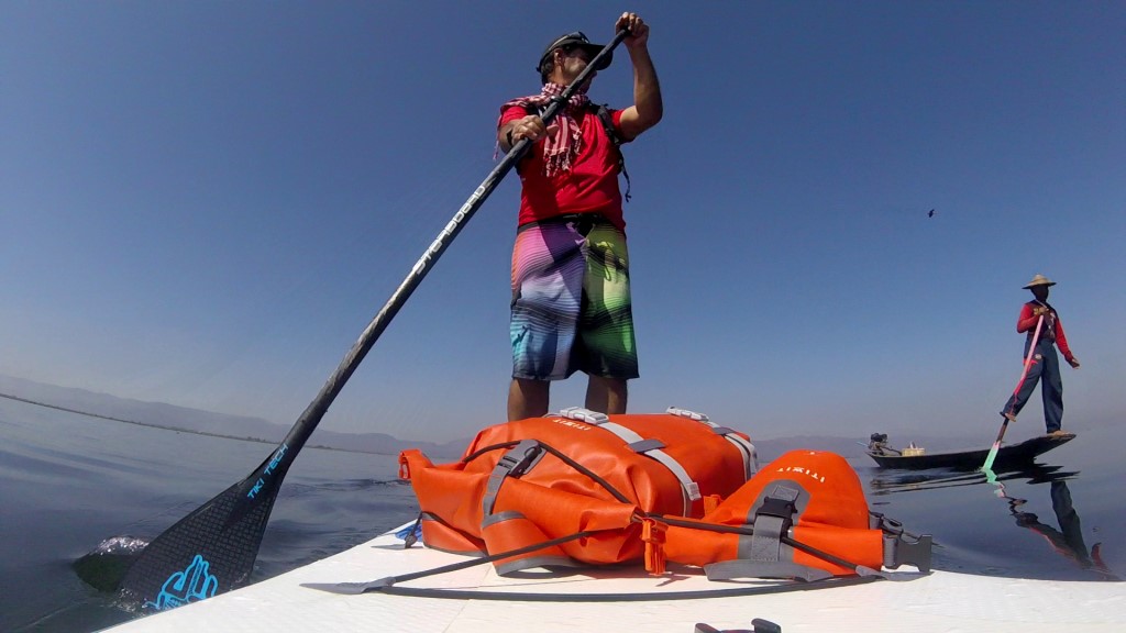 Session SUP avec les pêcheurs du lac Inle de Birmanie Vlcsna19