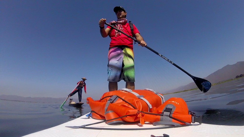 Session SUP avec les pêcheurs du lac Inle de Birmanie Vlcsna23