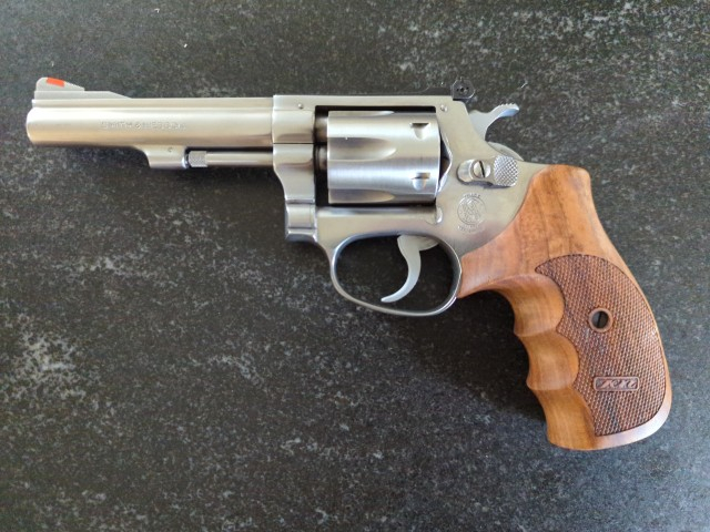 Revolver rimfire keyholing Img1-110