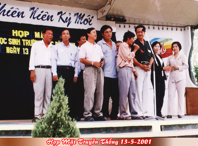 Họp Mặt Cựu Học Sinh Mạc Đĩnh Chi Ngày 13-5-2001 - Công Viên Phú Lâm-Phần 2 Hop20056
