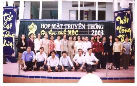 Họp Mặt Cựu Học Sinh Trường Mạc Đĩnh Chi Năm 2003-Tại trường-Phần 1 2011