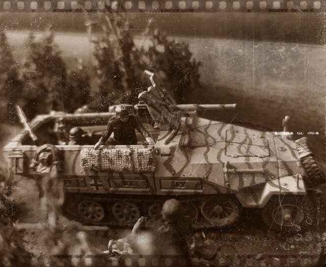 Peloton antichars  de la 2ème Panzerdivision -  Sd.Kfz. 251-Kettenkrad-Beute + Universal Carrier - 1/72 - Plastic Soldiers + S-Model Panzer14