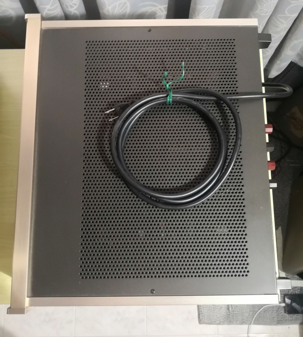 Accuphase P300L Power Amp Accuph11