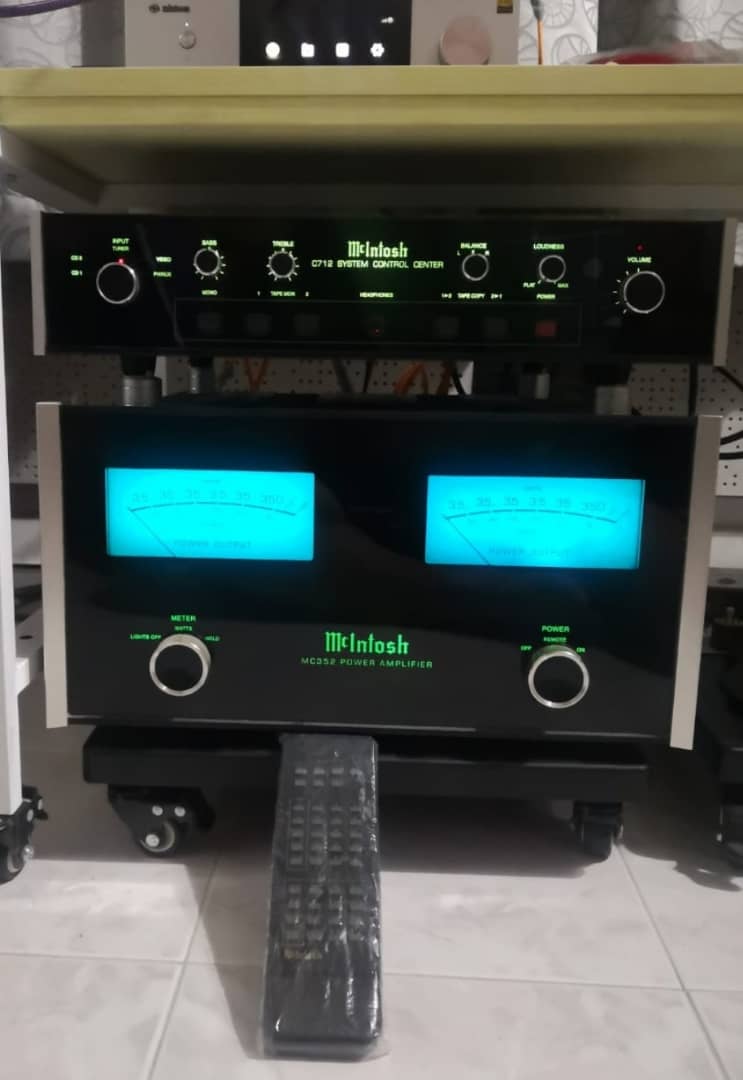 Mcintosh C712 Pre-Amp & Mcintosh MC352 Power Amplifier (Sold) Mcinto12