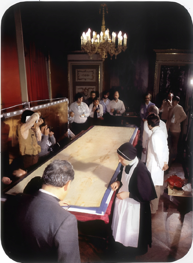 From Forensics to Faith: The Shroud of Turin's History and Authenticity Under Scrutiny Image125