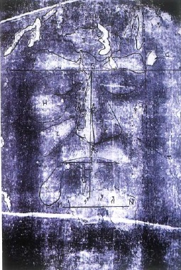 From Forensics to Faith: The Shroud of Turin's History and Authenticity Under Scrutiny Sem_t180