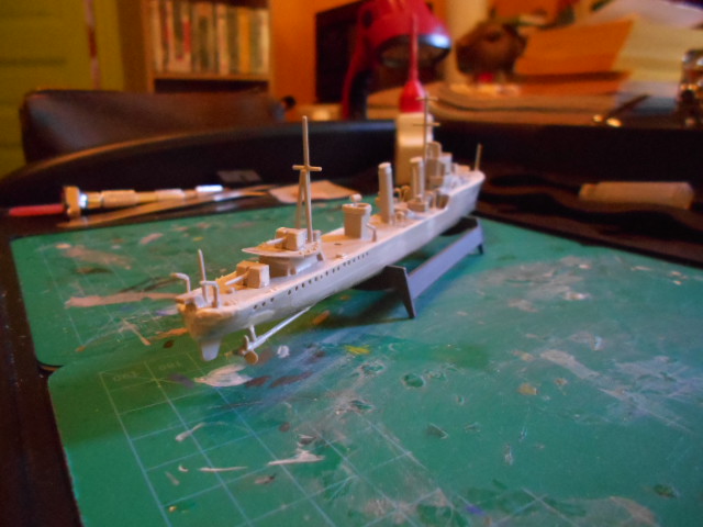 [MISTERCRAFT] Destroyer HMS IMPULSIVE classe I 1/500ème Réf S-96 Dscn0517