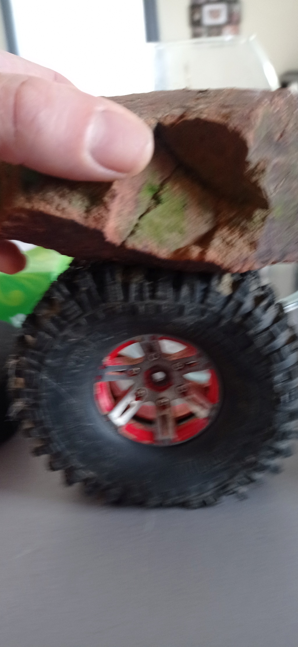 Remplacement des mousses des pneus  Img_2103