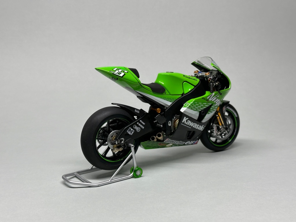 *1/12 Kawasaki Ninja ZX-RR Tamiya  - Page 5 Img_1361