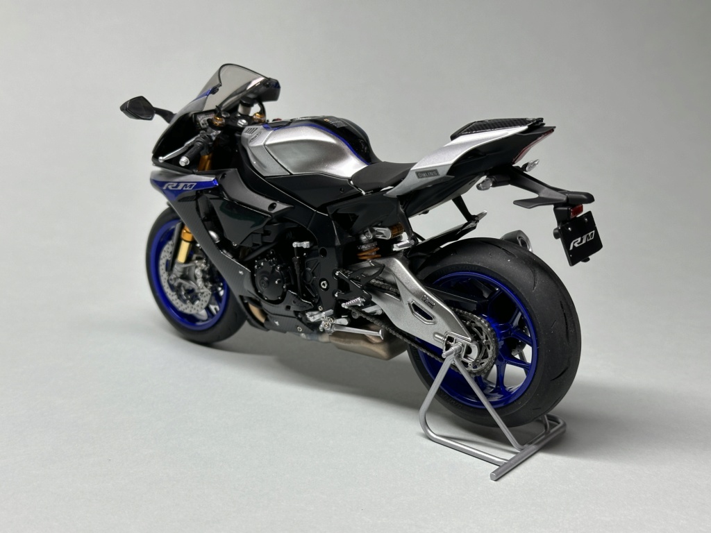 * 1/12 YAMAHA YZR-R1M TAMIYA - Page 4 Img_1557