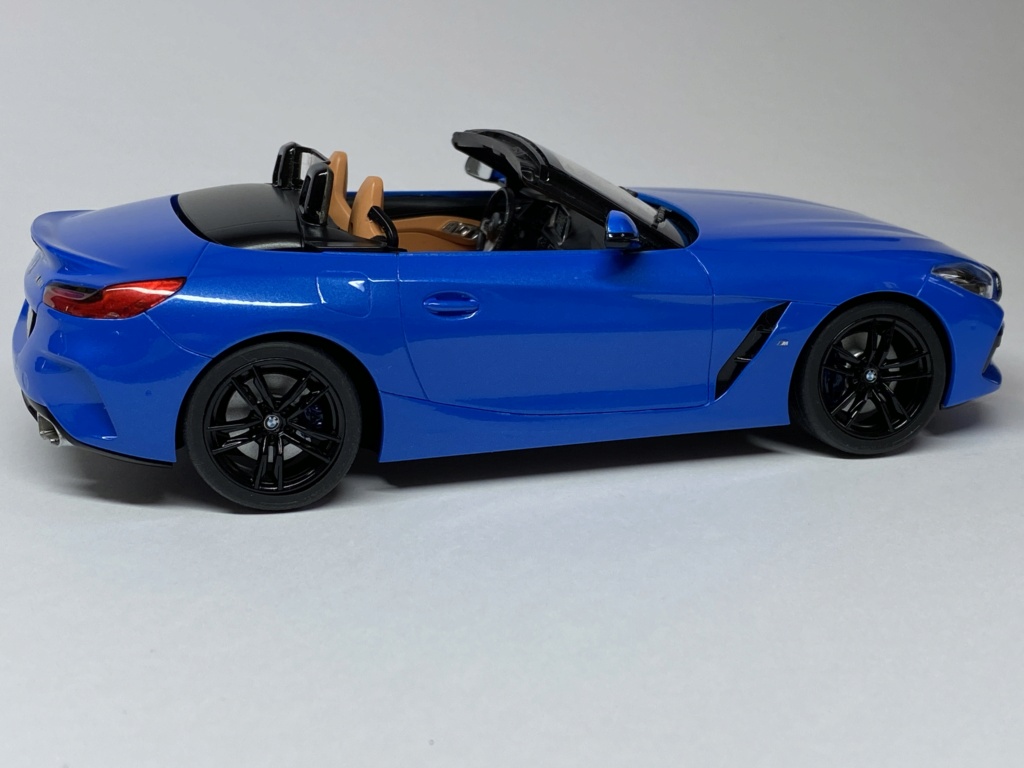 * 1/24 BMW Z4 M40i              Meng - Page 2 Img_9254