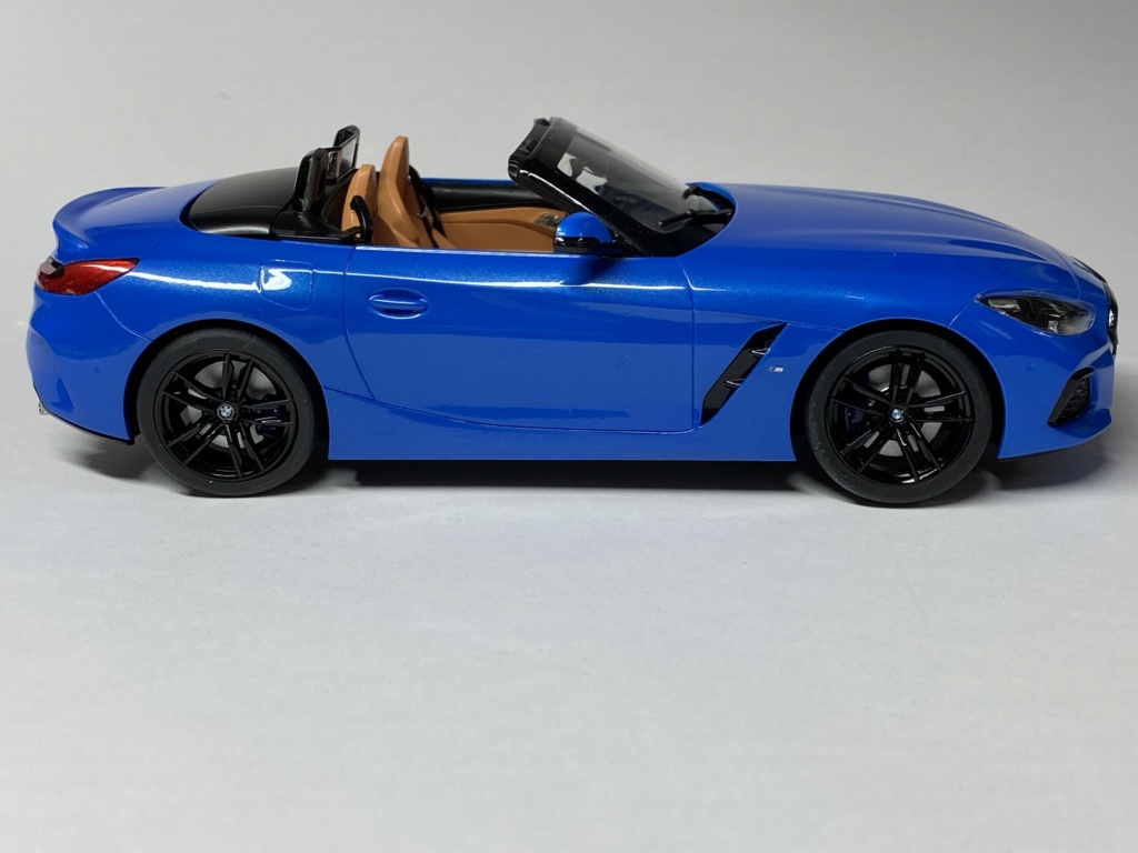 * 1/24 BMW Z4 M40i              Meng - Page 3 Img_9260