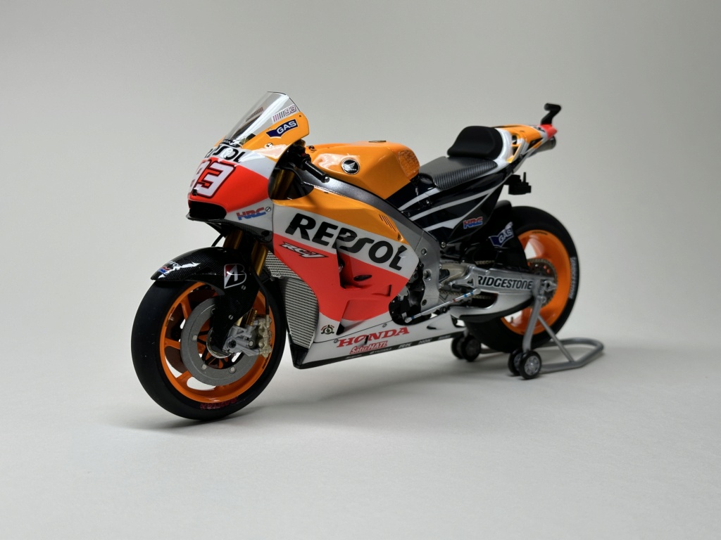 * 1/12 HONDA RC213V REPSOL TAMIYA - Page 5 Img_9829