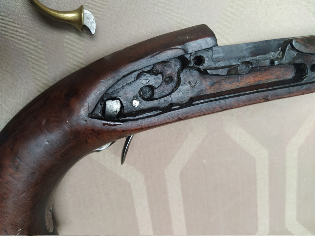 Identification pistolet cavalerie Manufacture impériale de St Etienne 1810 Img_2103
