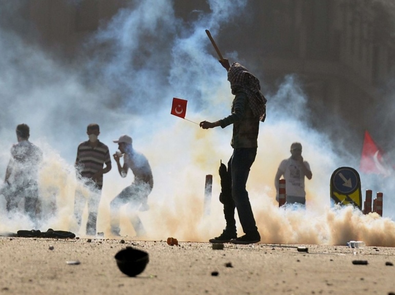 Violentes manifestations en Turquie 2315
