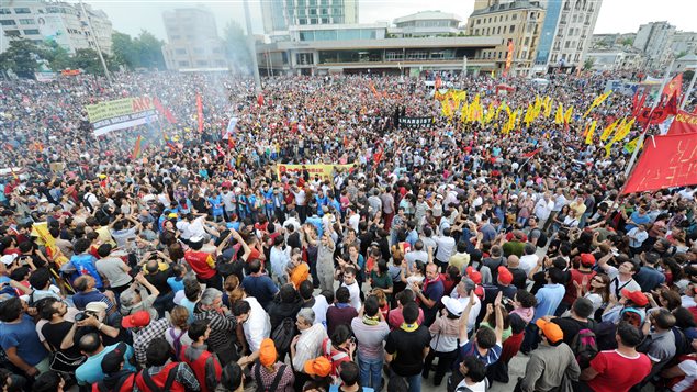 Turquie : manifestations à Istanbul et heurts à Ankara 725