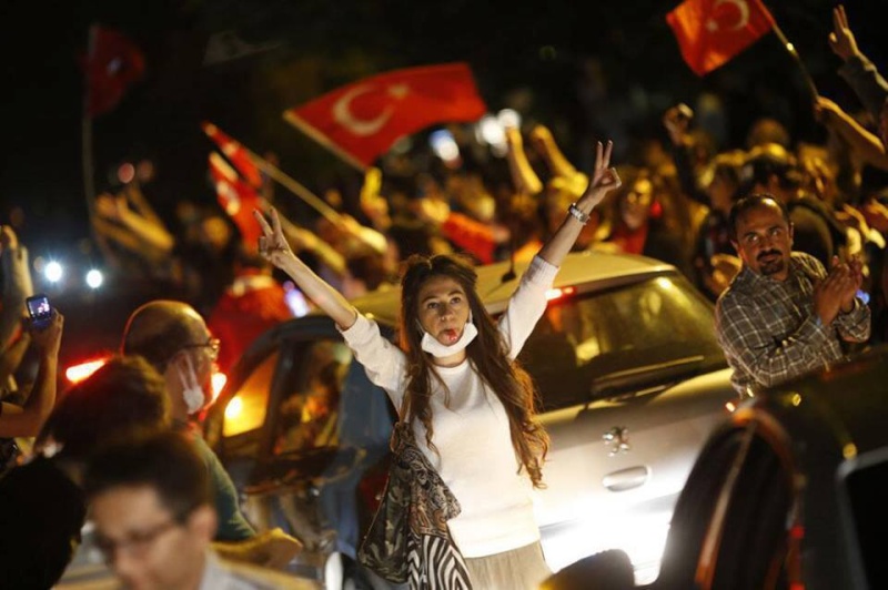 l'Amour contre la haine d'Erdogan en Turquie!  Tur410