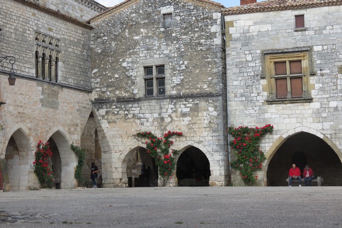 la bastide de Monpazier (dordogne) Img_4118