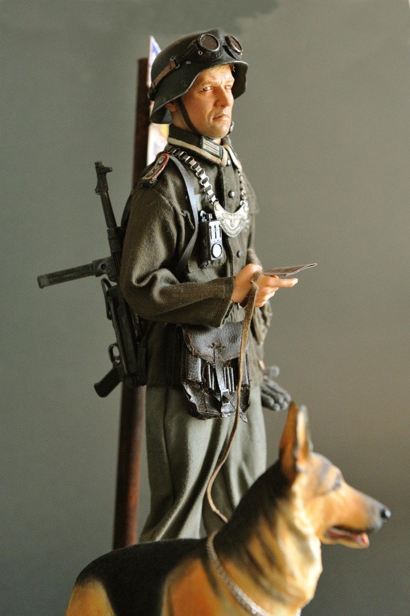 Figurine N° 25 : Feldgendarme (rommel3) A910