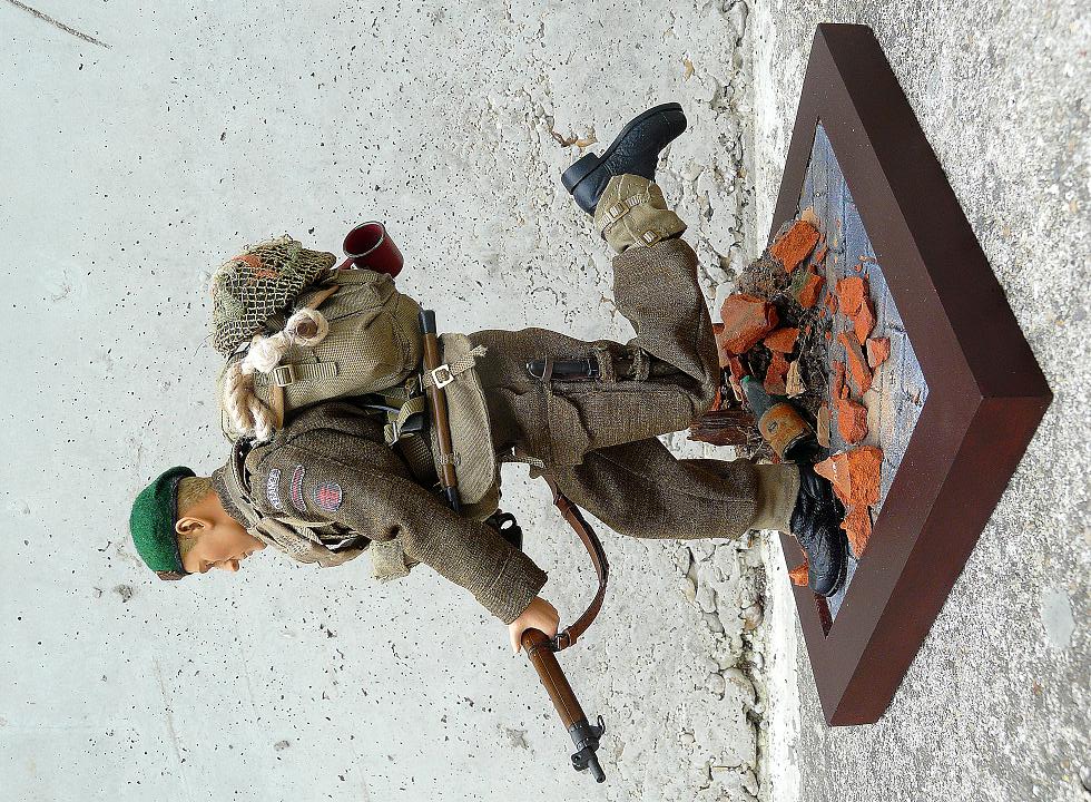 Figurine N° 31 : Commando kieffer (cpt speirs) Kieffe12