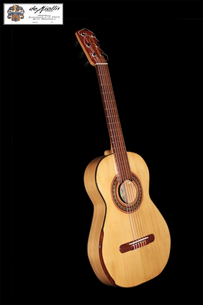 Guitares Réplica ANTONIO de TORRES et SELMER Réplica par LAURENT (Coligny ) 056-fl10