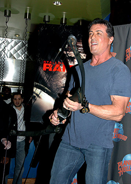 Stallone et le Planet Hollywood - Page 8 001_ga10