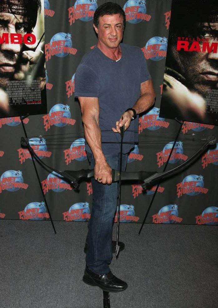 Stallone et le Planet Hollywood - Page 8 19_bhj10