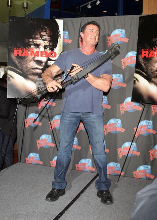 Stallone et le Planet Hollywood - Page 8 19_e3810