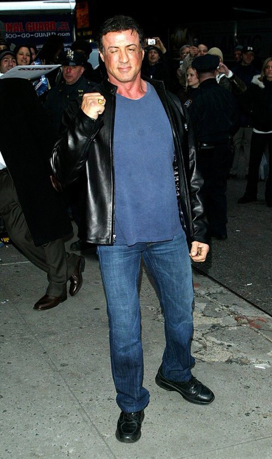 Stallone et le Planet Hollywood - Page 9 33_25510