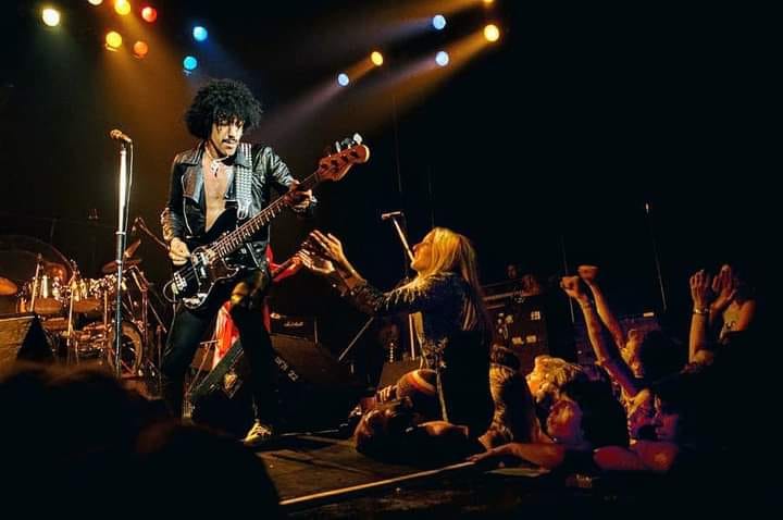 THIN LIZZY - Page 24 24166010